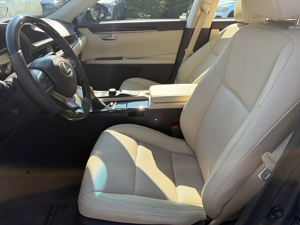 Used 2016 Lexus ES 350 w/ Premium Package w/Wood Trim FWD image 34