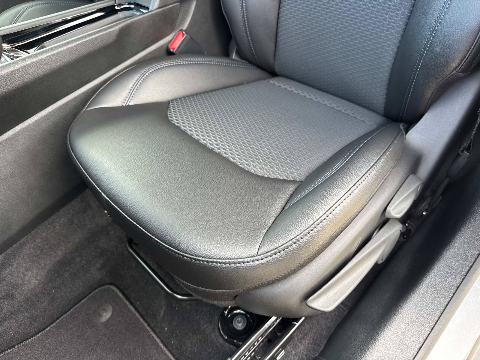 New 2026 Jeep Compass Latitude AWD/4WD image 19