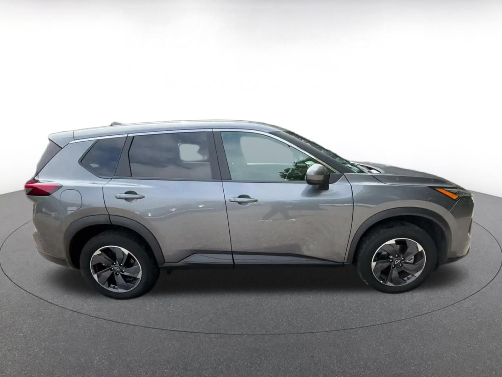 Used 2025 Nissan Rogue SV FWD image 15