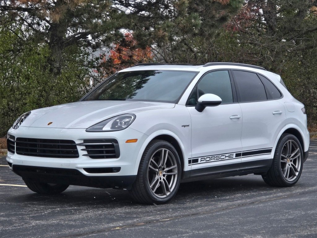 Used 2023 Porsche Cayenne Platinum Edition image 30