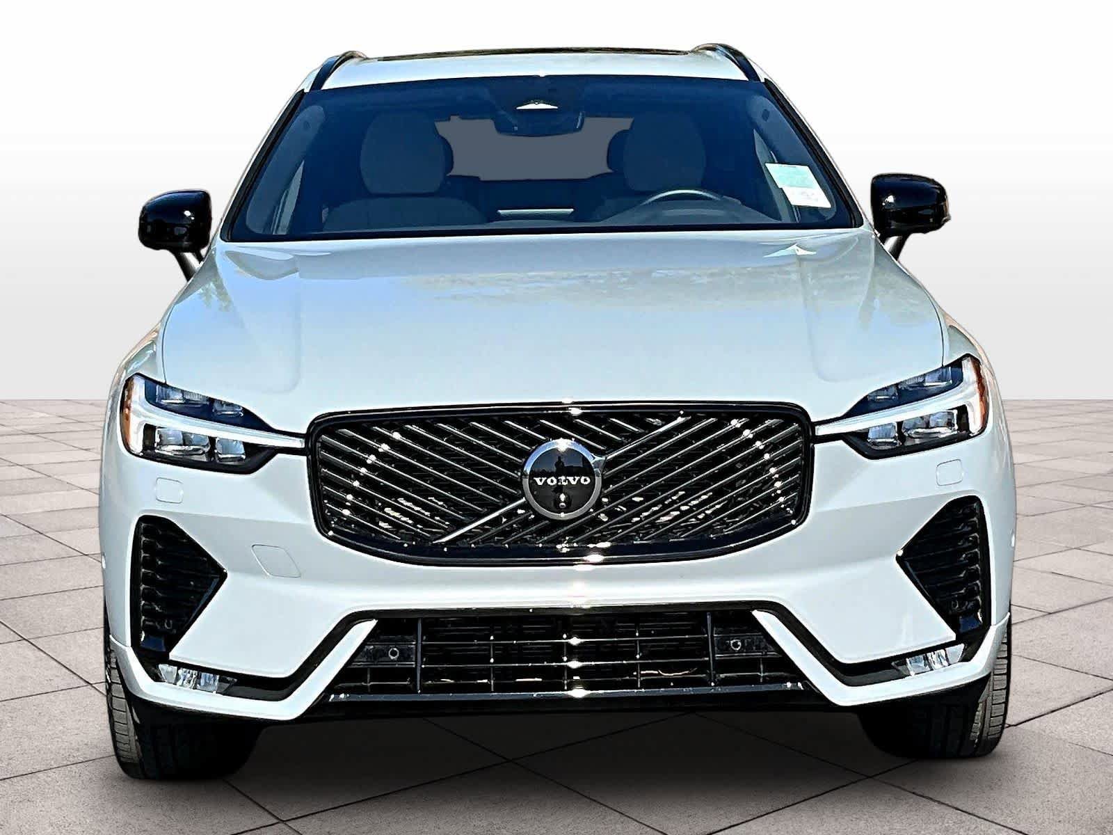 Used 2026 Volvo XC60 B5 Plus w/ Climate Package image 3