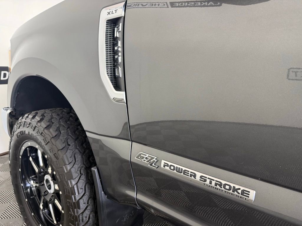 Used 2017 Ford F250 XLT w/ XLT Premium Package image 10