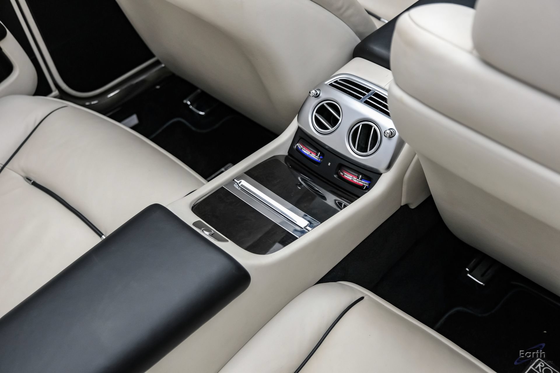 Used 2017 Rolls-Royce Dawn RWD image 97