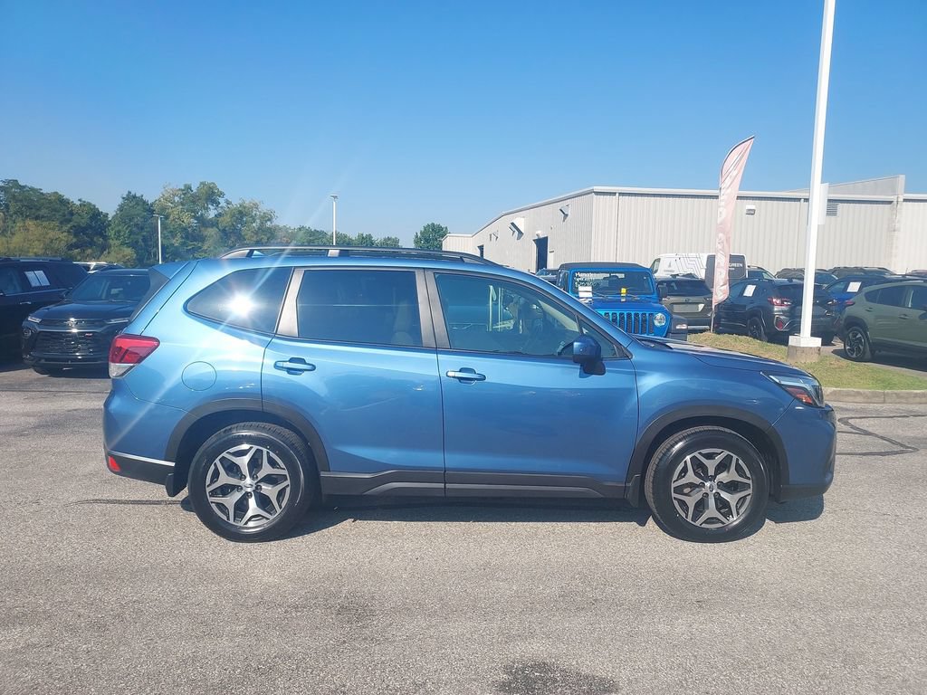 Used 2019 Subaru Forester Premium AWD/4WD image 8