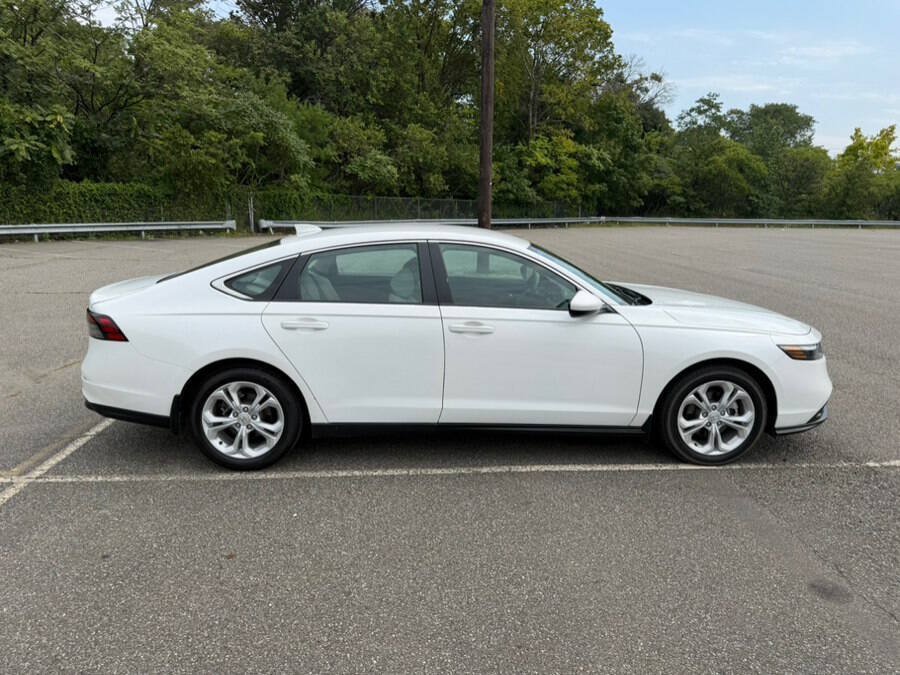 Used 2025 Honda Accord LX image 10