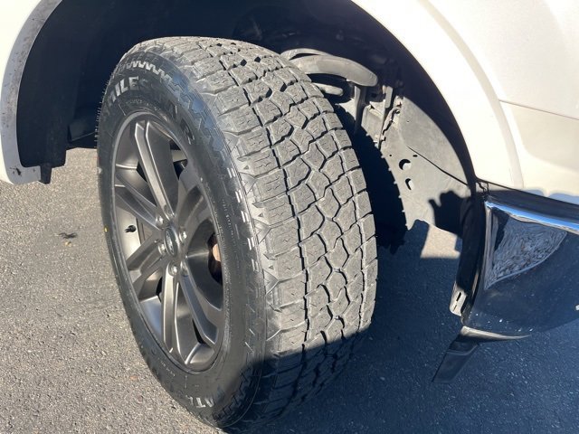 Used 2019 Ford F150 Lariat w/ Trailer Tow Package image 25