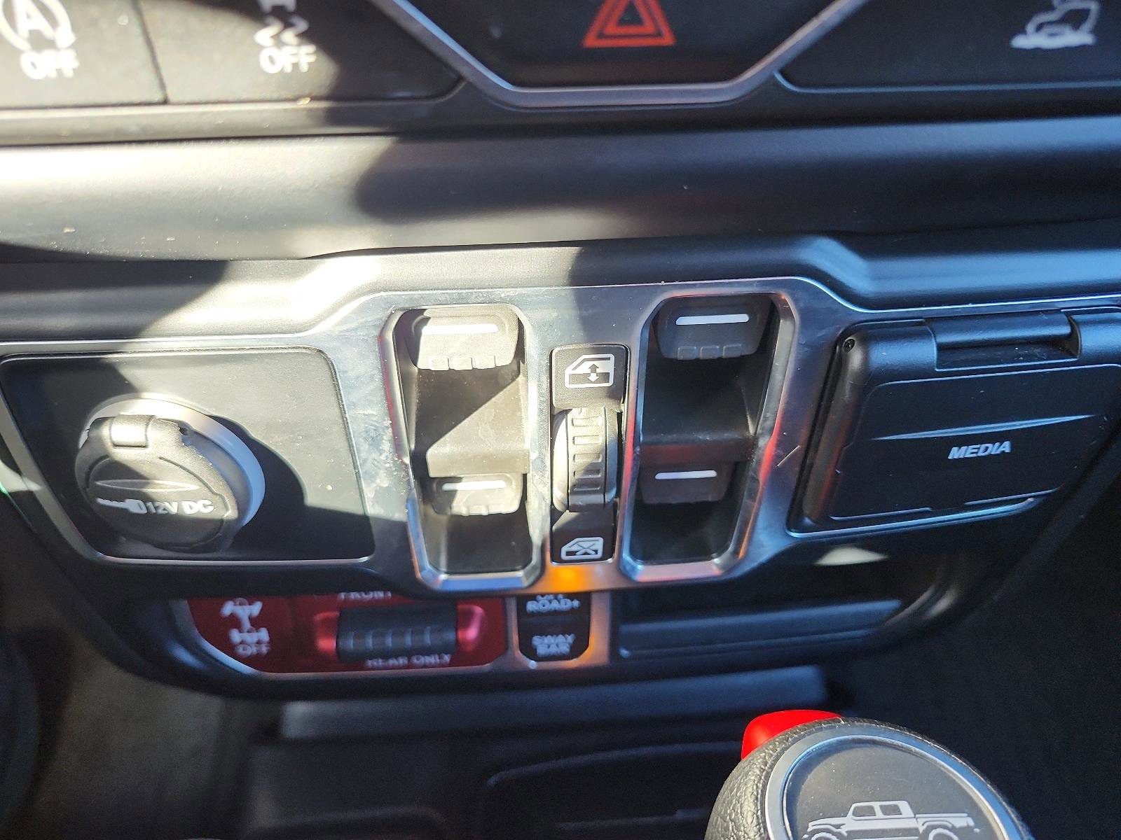 Used 2023 Jeep Gladiator Rubicon w/ LED Lighting Group image 18