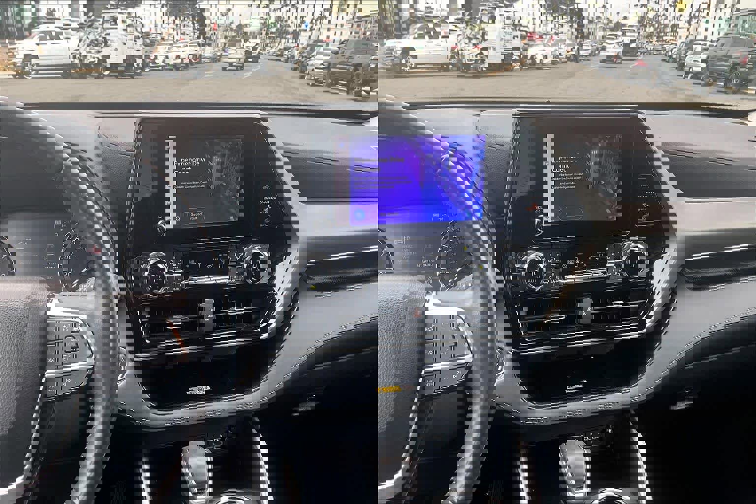 Used 2023 Toyota Highlander XLE image 6