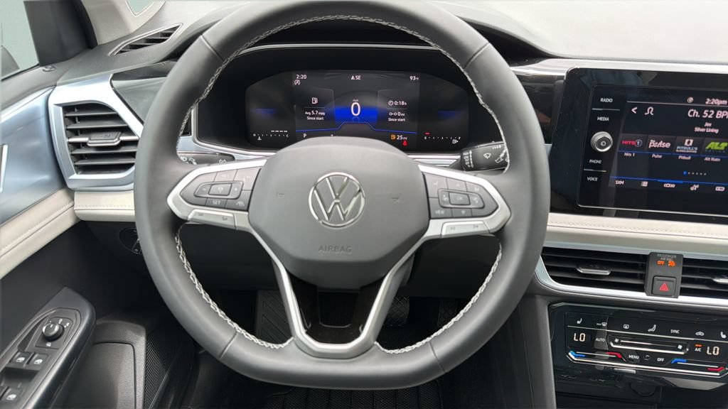 New 2026 Volkswagen Taos SE FWD image 12
