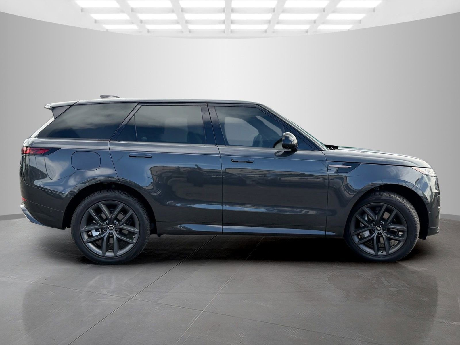 Used 2025 Land Rover Range Rover Sport Dynamic SE image 4