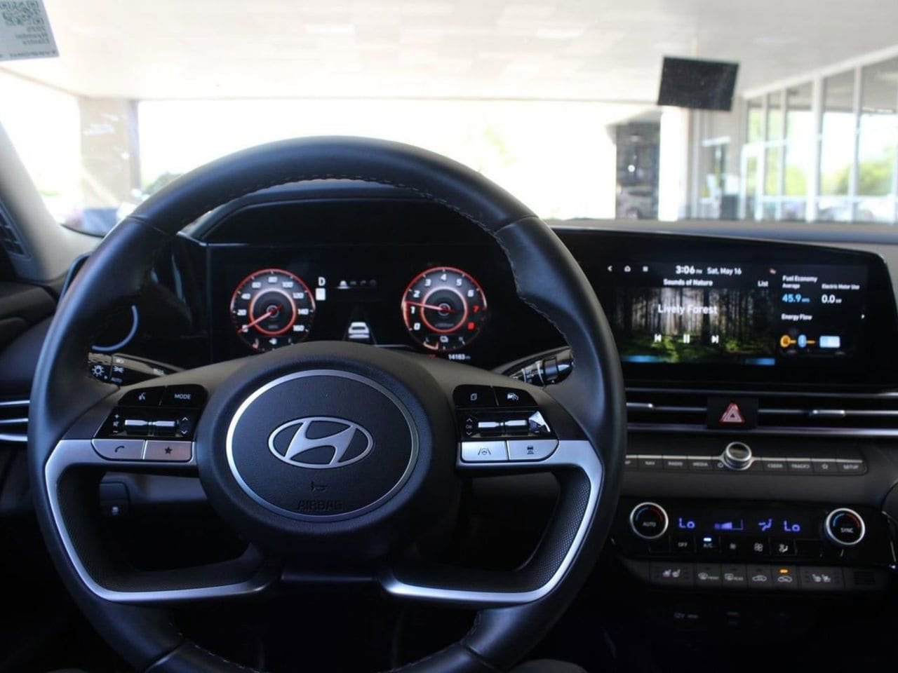 Used 2025 Hyundai Elantra Limited FWD image 32