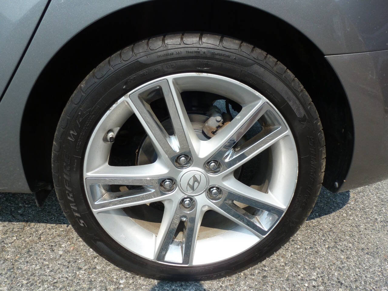 Used 2010 Hyundai Elantra SE FWD image 13