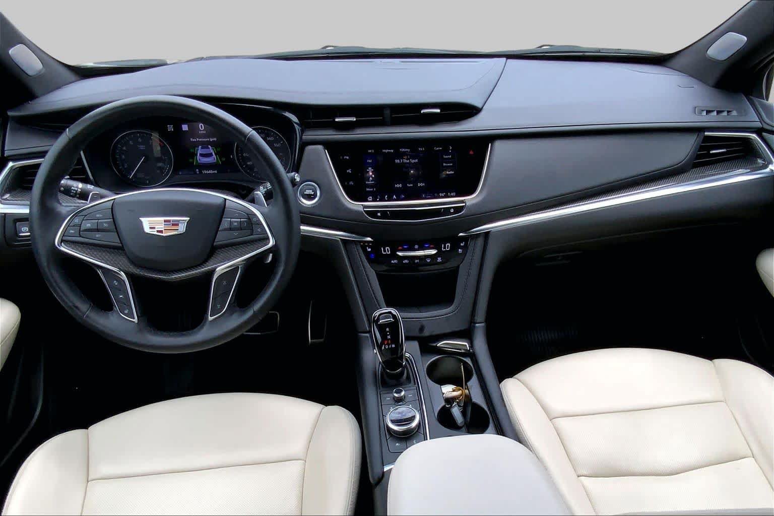 Used 2024 Cadillac XT5 Sportv w/ Technology Package AWD/4WD image 16