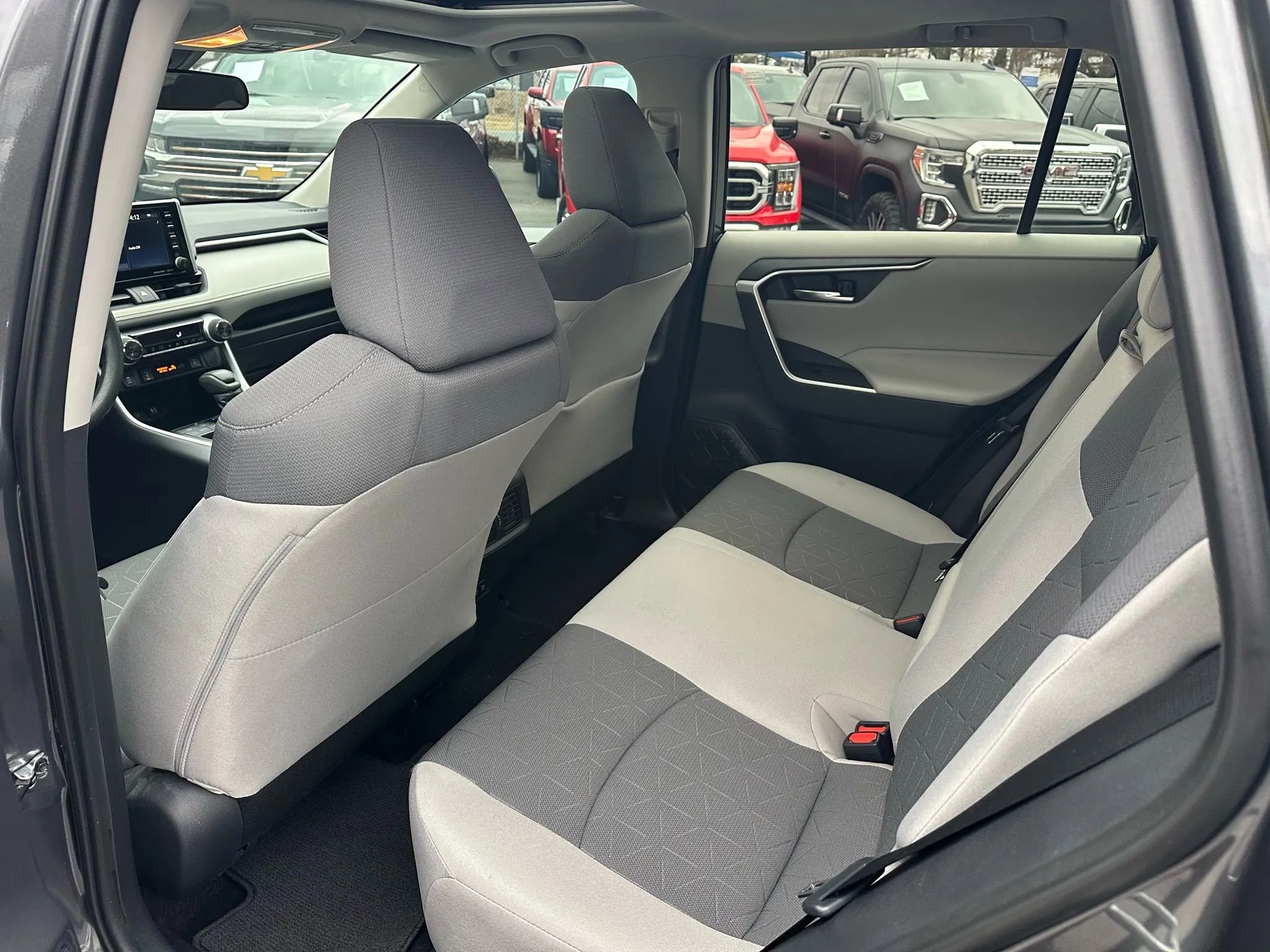 Used 2019 Toyota RAV4 XLE w/ Convenience Package image 19