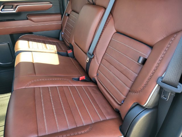 Used 2024 GMC Sierra 2500 Denali Ultimate AWD/4WD image 13