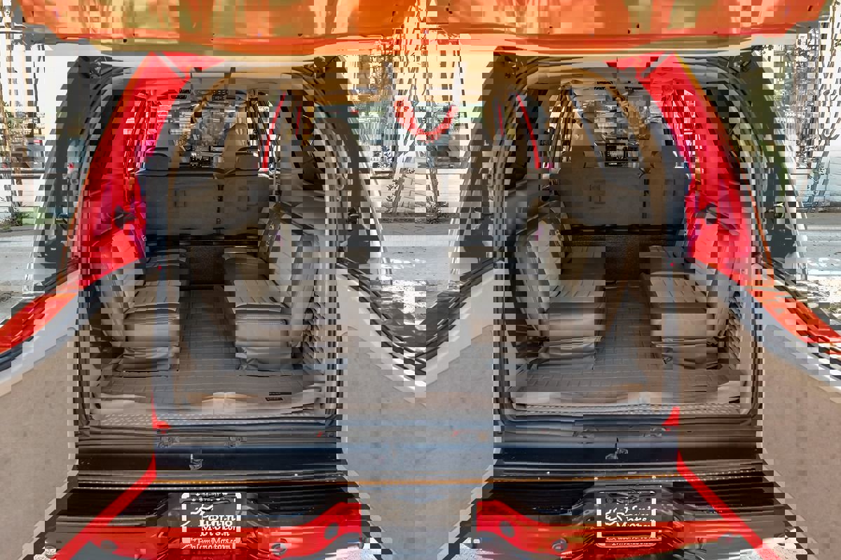 Used 2004 Ford Excursion Eddie Bauer image 46