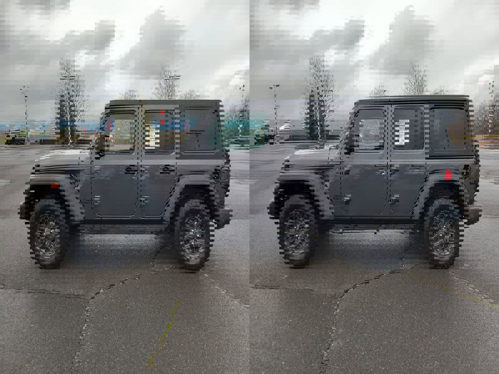 Used 2024 Jeep Wrangler Sport image 11