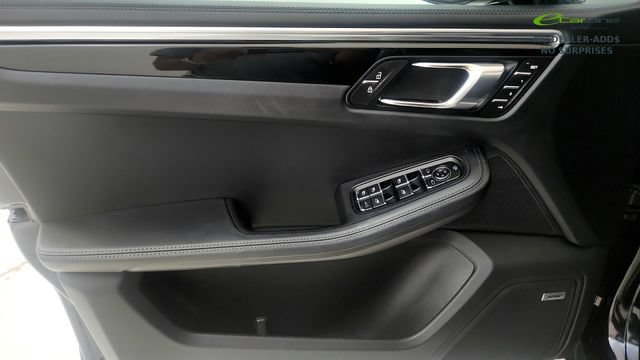 Used 2024 Porsche Macan S AWD/4WD image 49