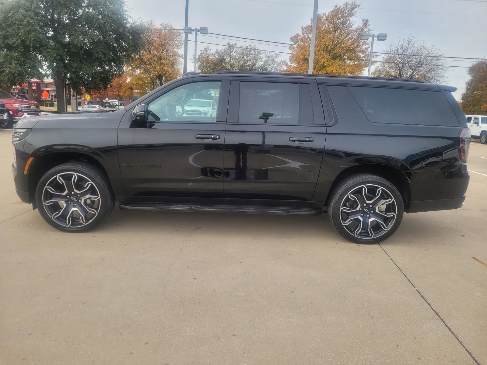 New 2026 Chevrolet Suburban RST w/ Advanced Technology Package AWD/4WD image 2