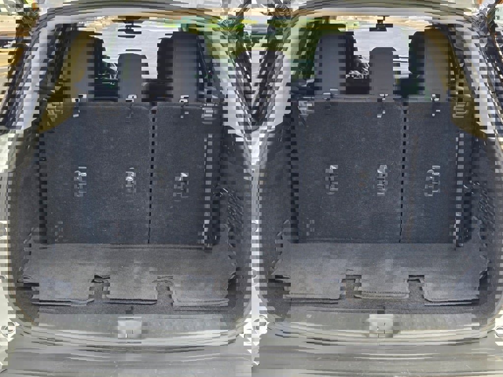 Used 2025 Nissan Pathfinder SV image 15