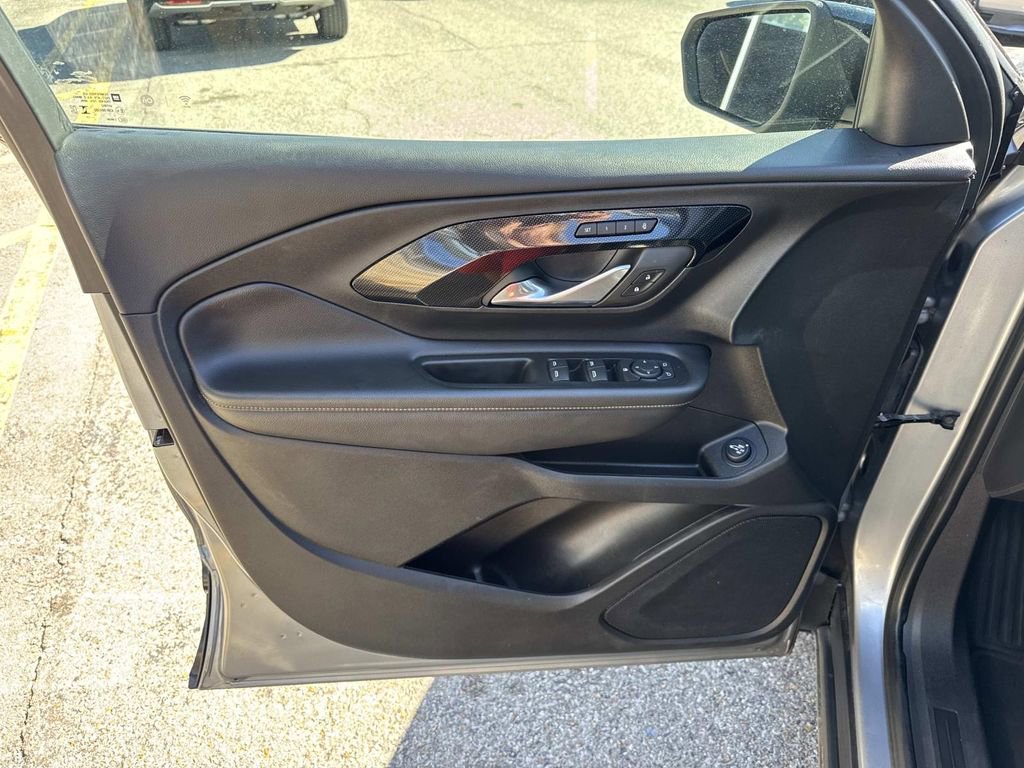 Used 2023 GMC Terrain AT4 image 20