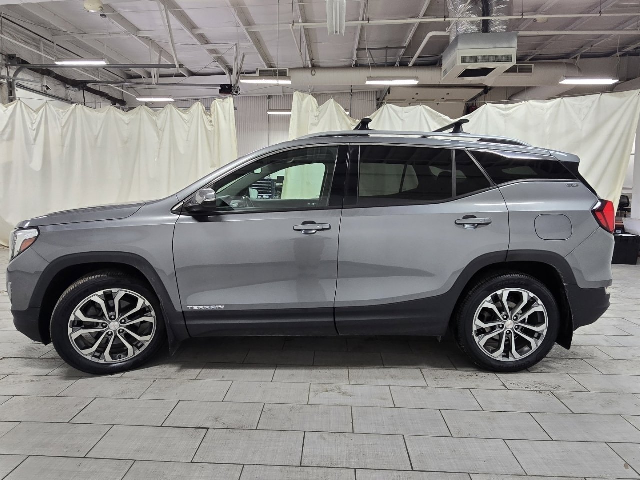 Used 2018 GMC Terrain SLT w/ Preferred Package image 13