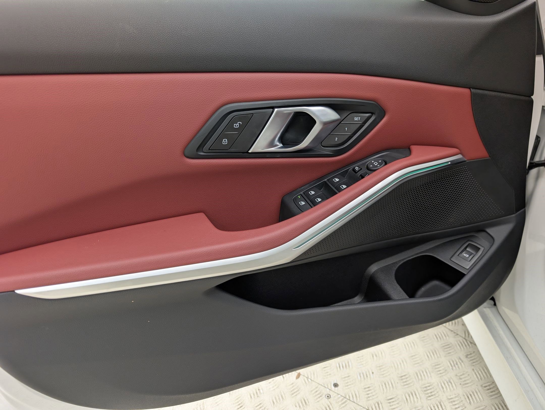 New 2025 BMW 330i Sedan w/ Convenience Package image 14