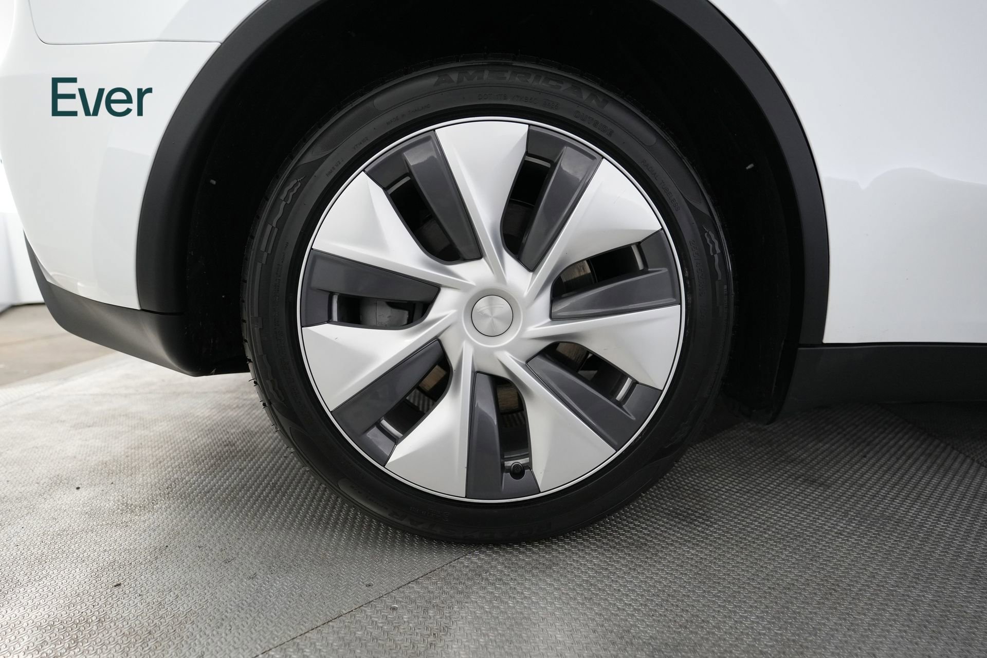 Used 2023 Tesla Model Y Long Range image 22