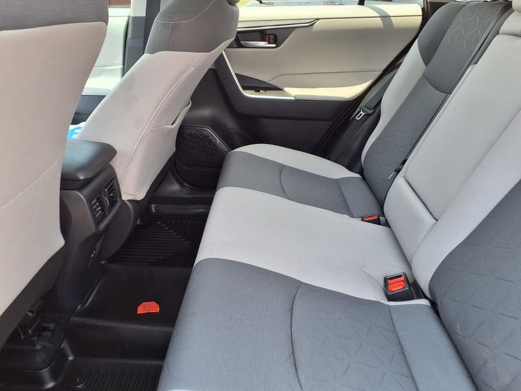 Used 2024 Toyota RAV4 XLE w/ Convenience Package FWD image 12