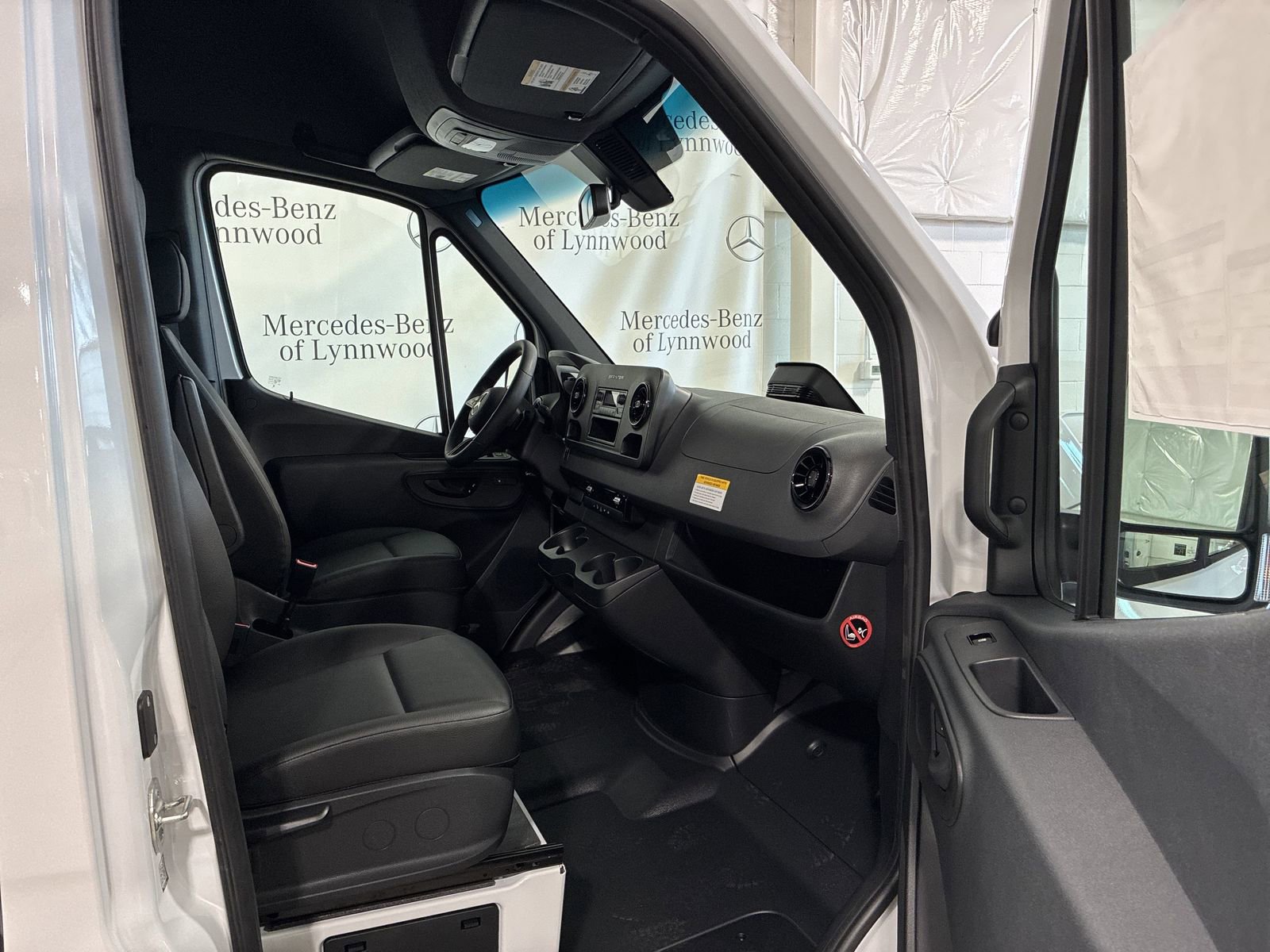 New 2025 Mercedes-Benz Sprinter 2500 image 10