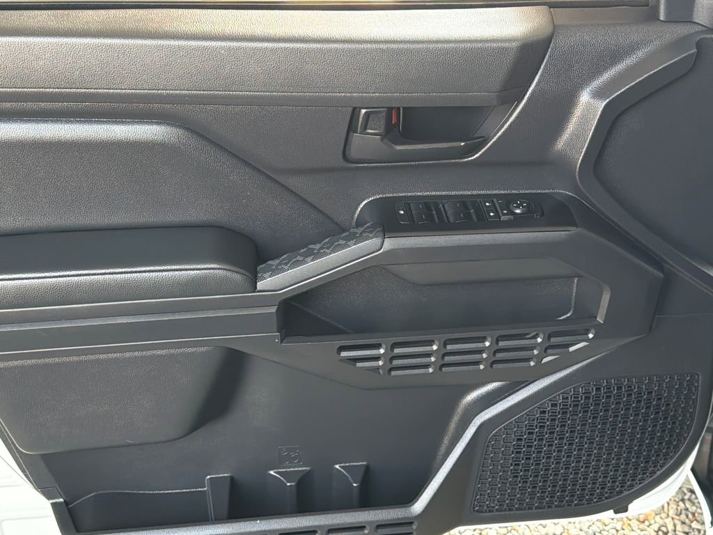 Used 2024 Toyota Tacoma SR image 3