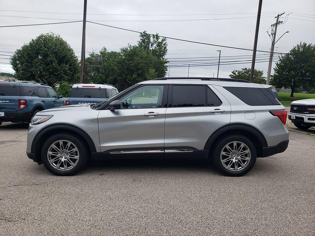Used 2025 Ford Explorer Active w/ Active Comfort Package AWD/4WD image 8