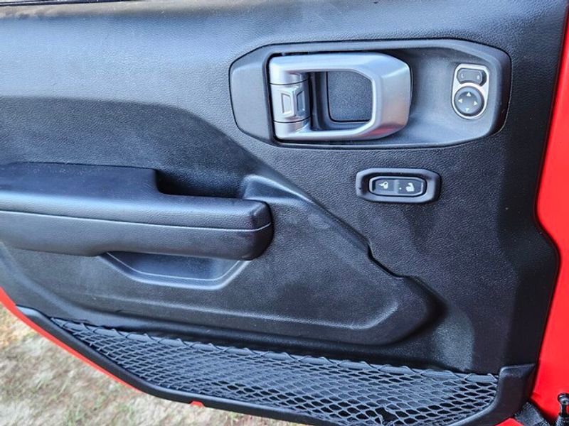 Used 2019 Jeep Wrangler Unlimited Sport S image 29