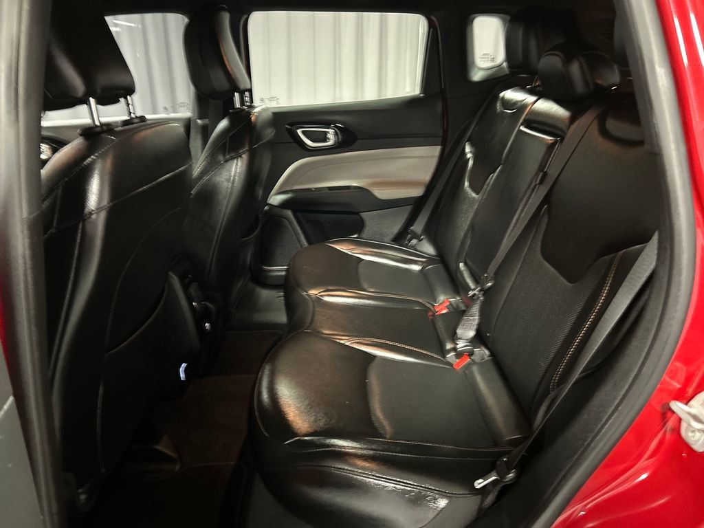 Used 2023 Jeep Compass Limited image 22
