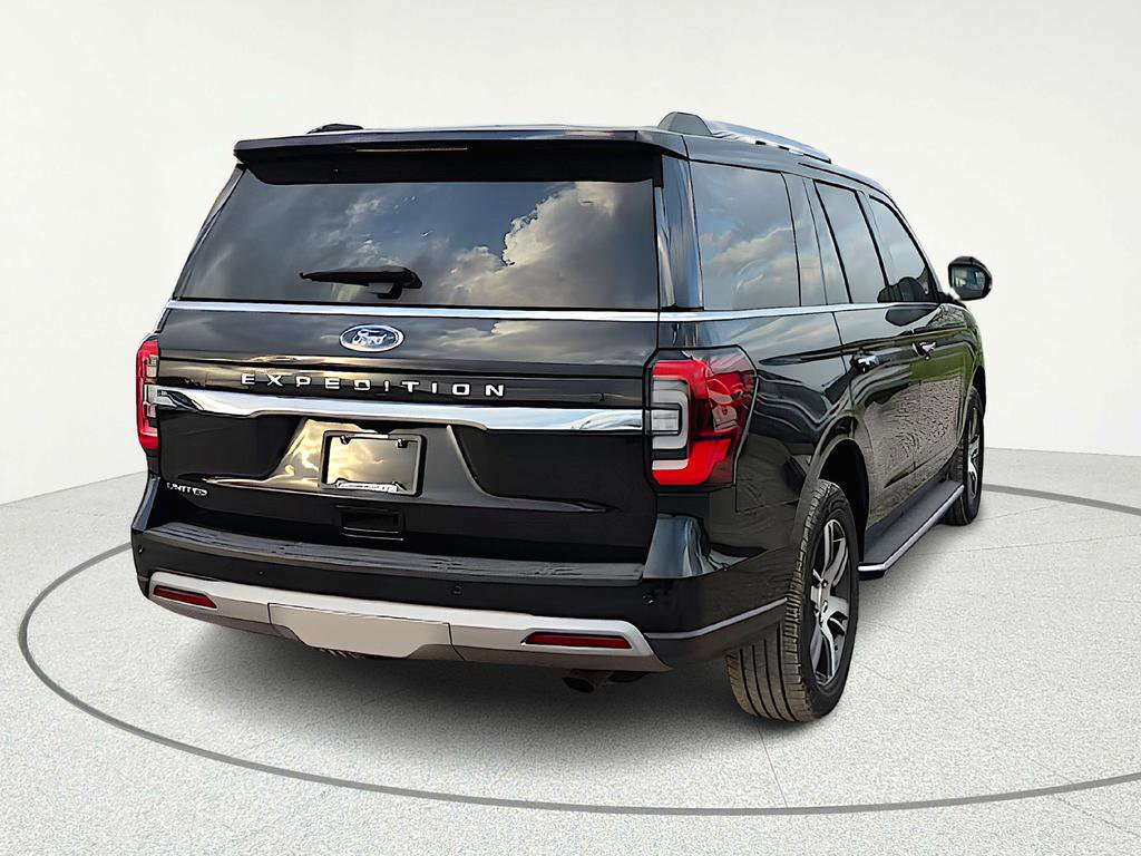 Used 2023 Ford Expedition Limited image 6