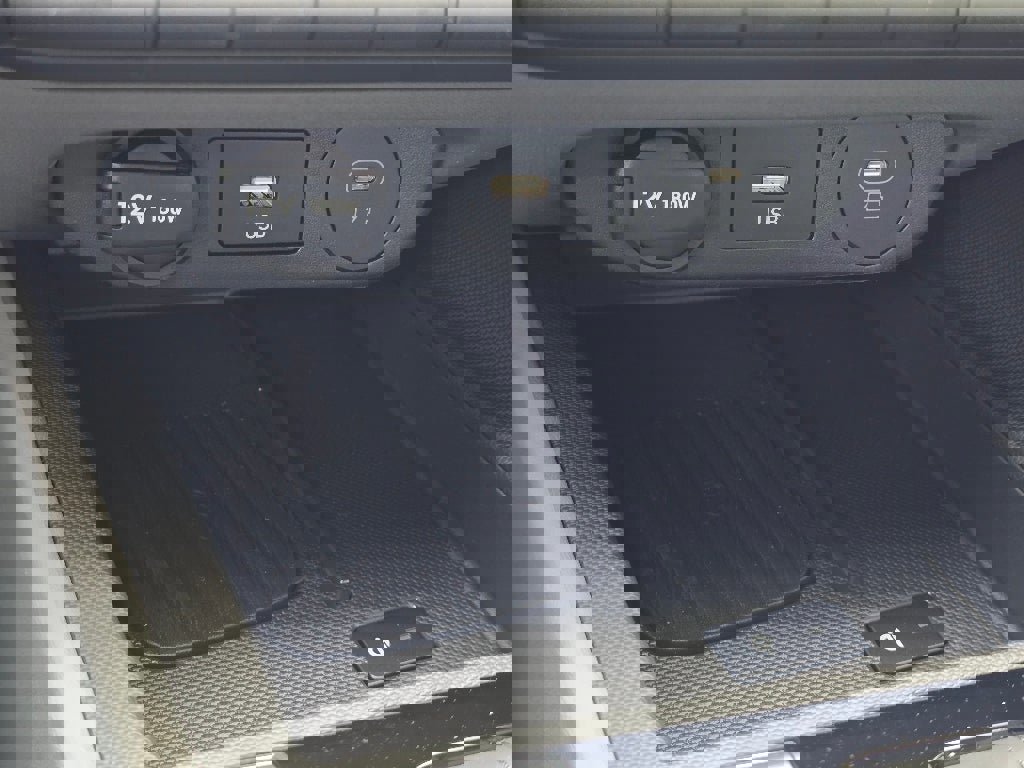 New 2025 Hyundai Elantra SEL image 20