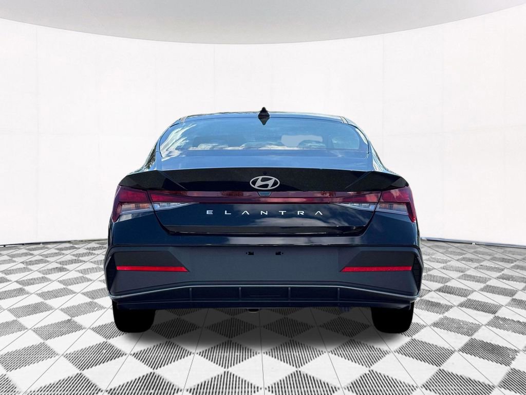New 2026 Hyundai Elantra SE image 10