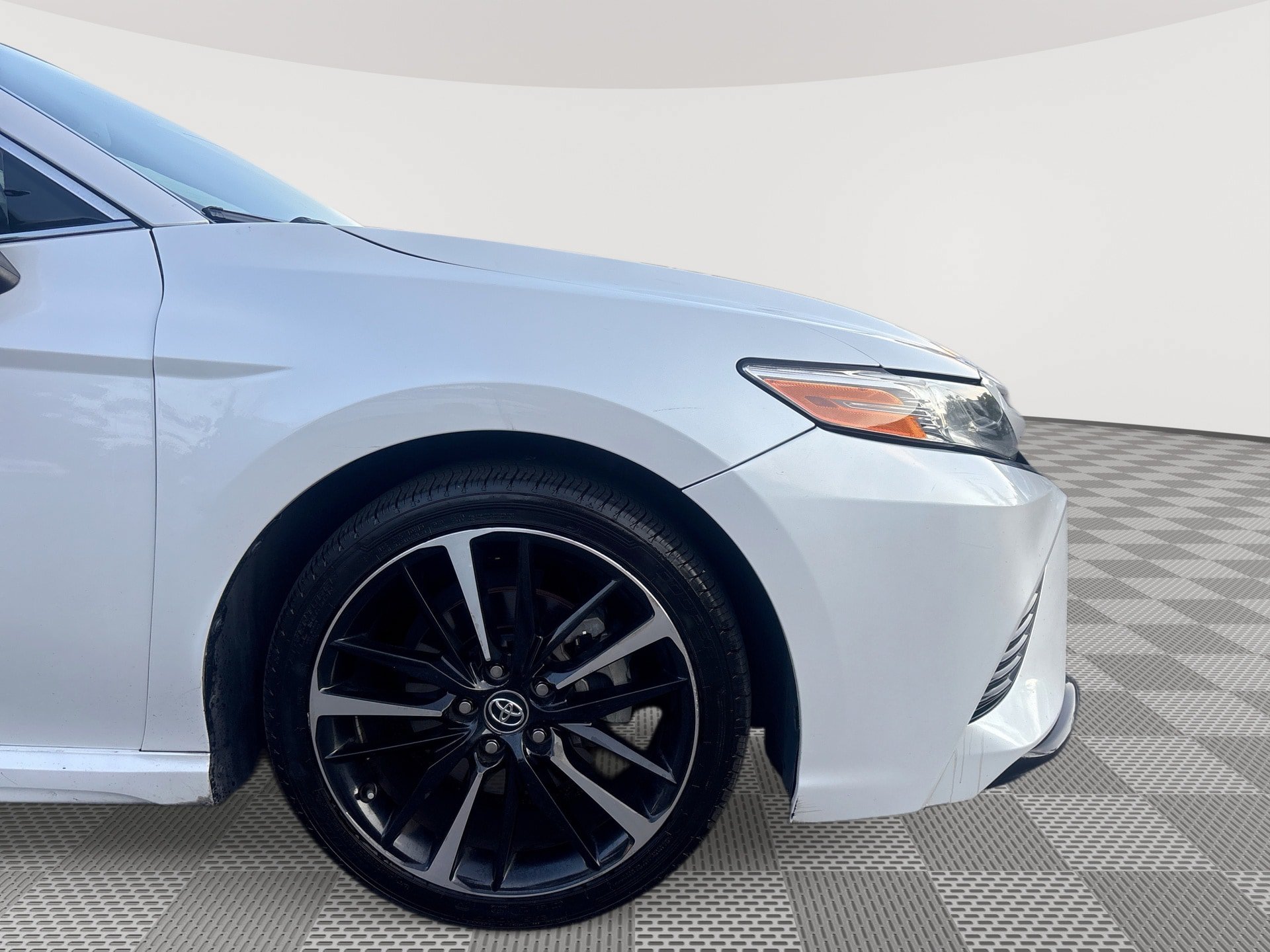 Used 2020 Toyota Camry XSE FWD image 31