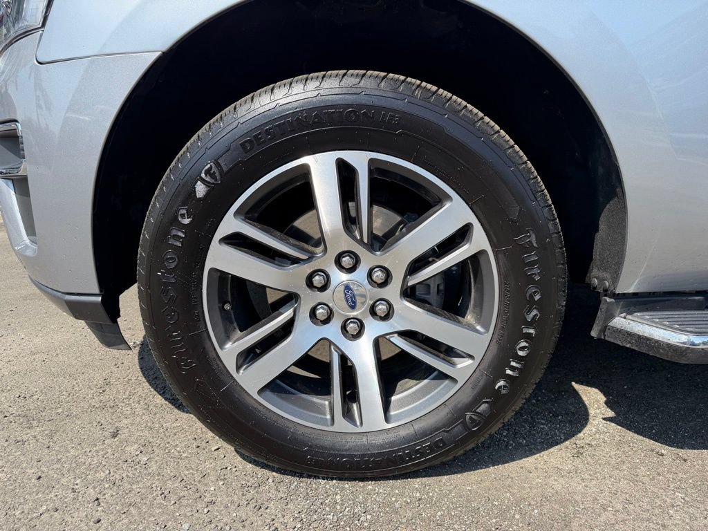Used 2023 Ford Expedition Limited AWD/4WD image 8