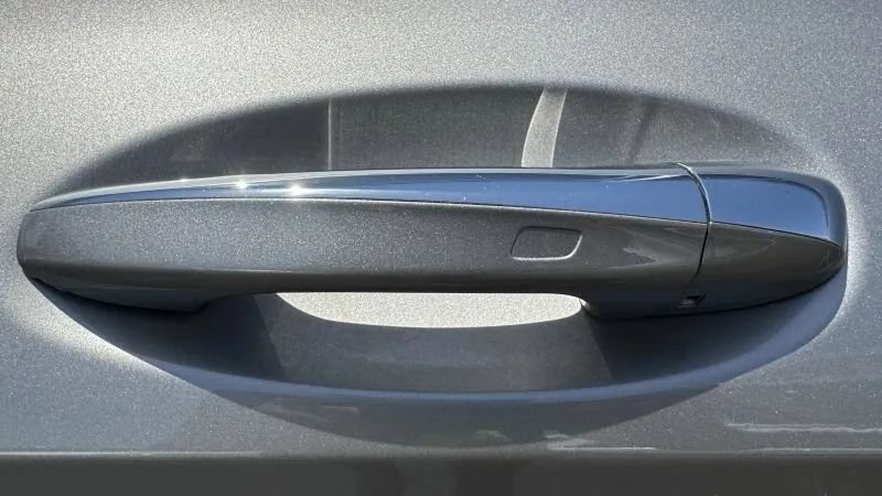 Used 2022 Mercedes-Benz GLC 300 w/ Premium Package Lite image 11