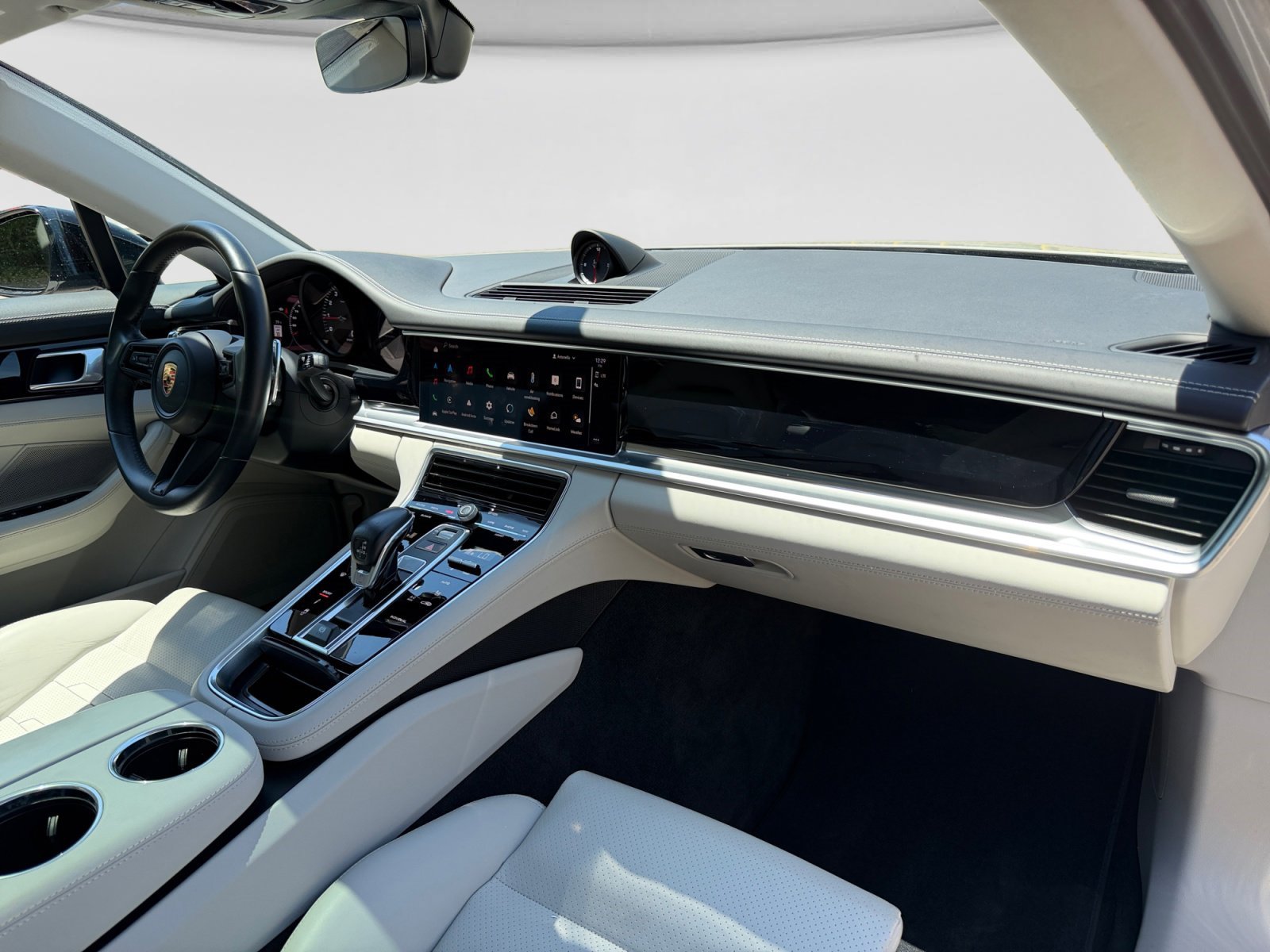 Used 2023 Porsche Panamera image 23