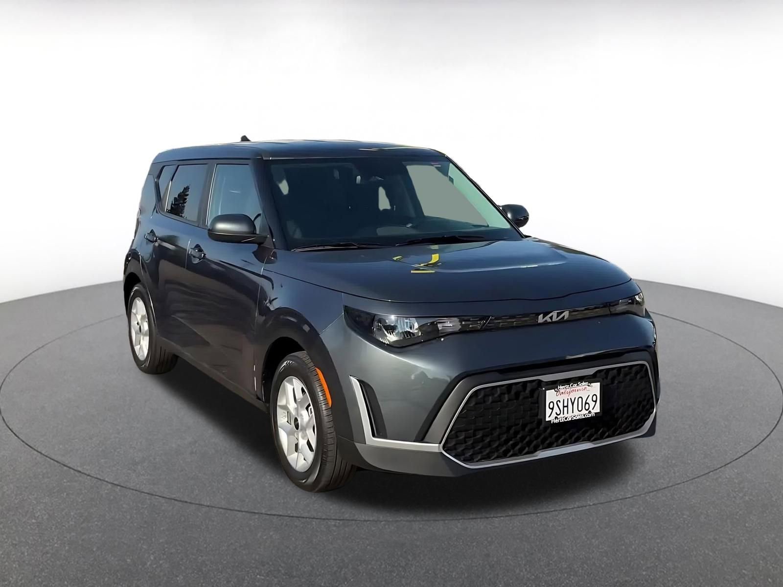 Used 2025 Kia Soul LX w/ LX Technology Package image 3