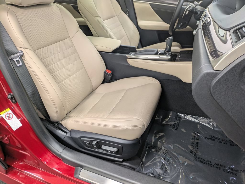 Used 2017 Lexus GS 350 AWD w/ Premium Package image 34