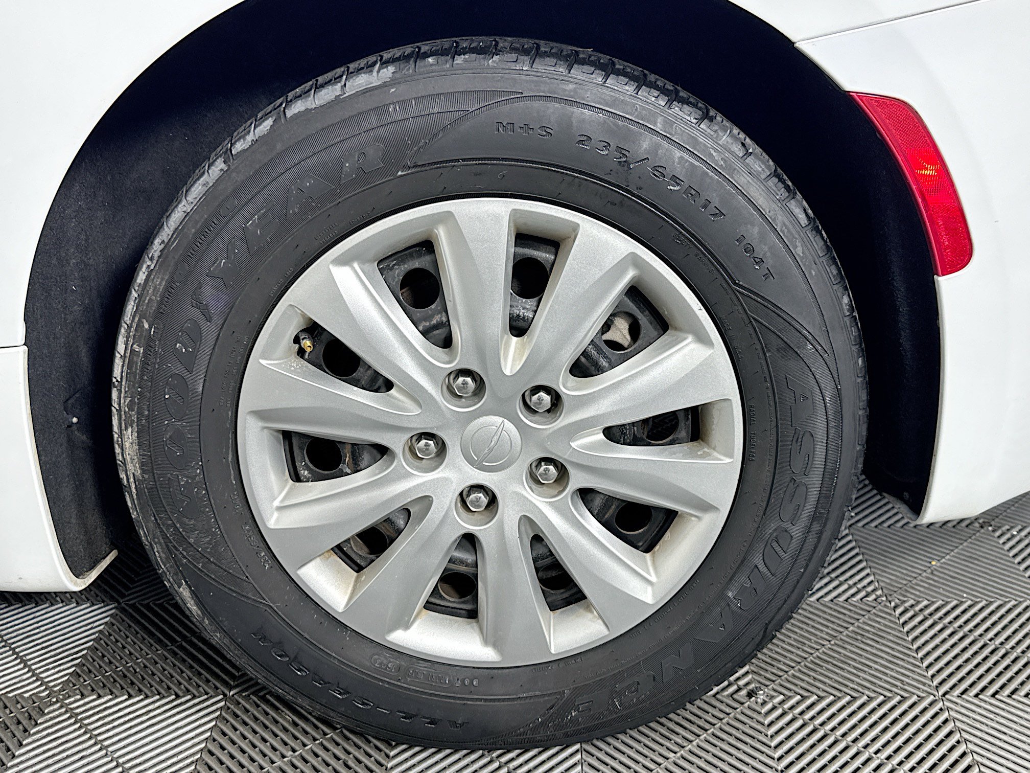Used 2020 Chrysler Voyager L FWD image 35