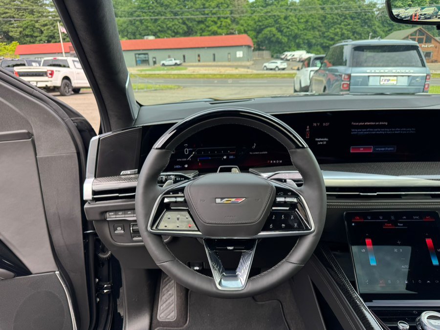 Used 2026 Cadillac Escalade ESV V AWD/4WD image 19