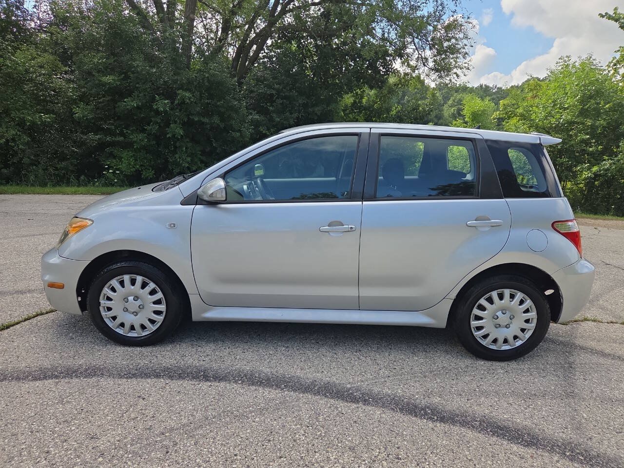 Used 2006 Scion xA FWD image 2