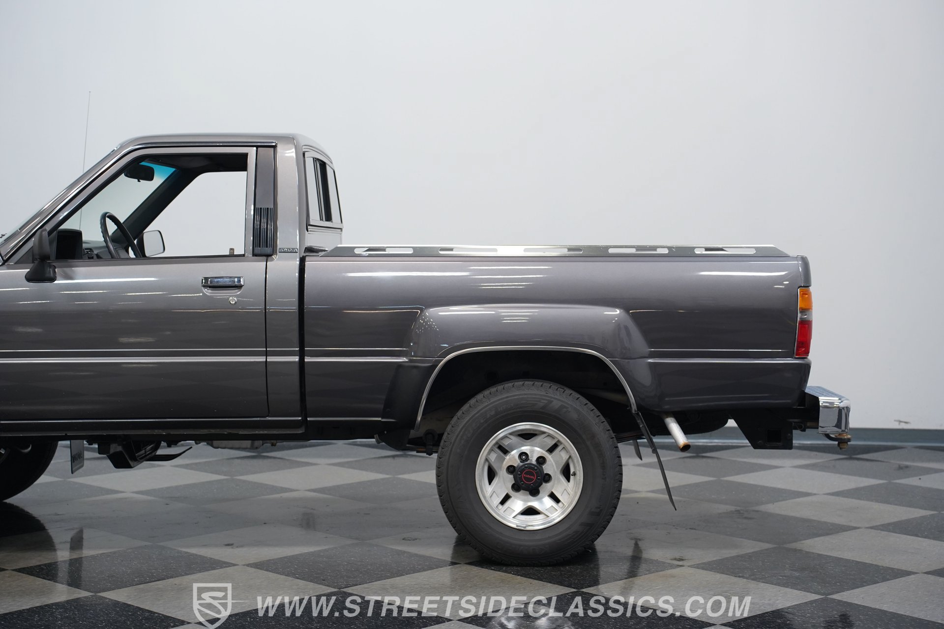 Used 1987 Toyota Pickup 4x4 Regular Cab image 24