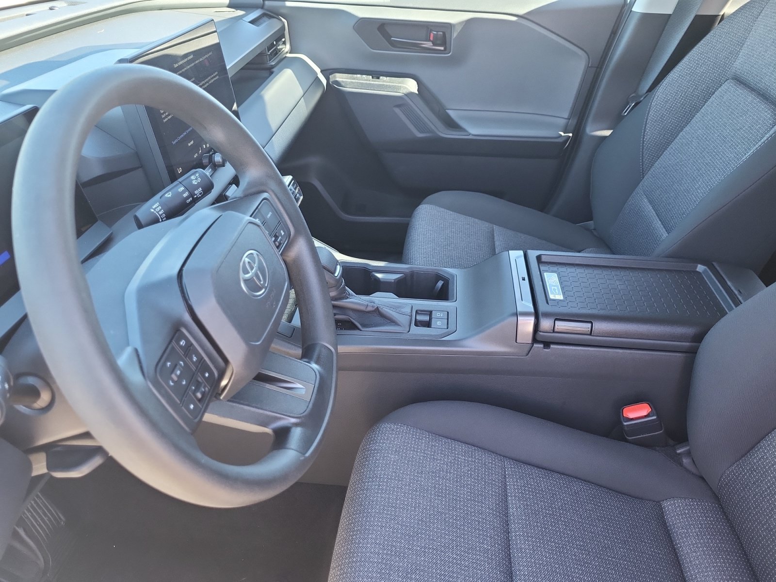 Used 2026 Toyota RAV4 LE AWD/4WD image 17