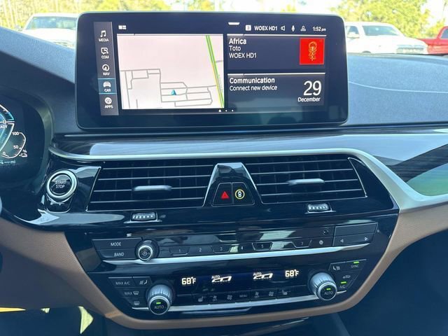 Used 2022 BMW 530e w/ Premium Package image 28