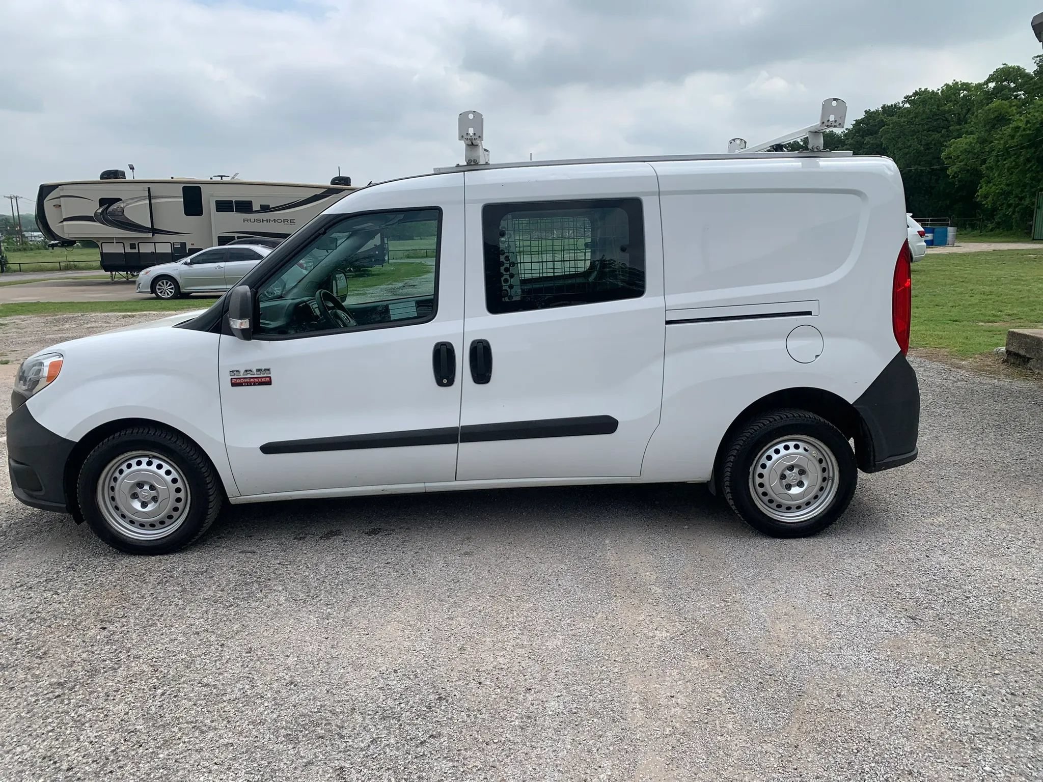 Used 2018 RAM ProMaster City Tradesman FWD image 2
